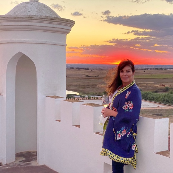 Meet your Posher, Cassandra - Picture 1 of 1